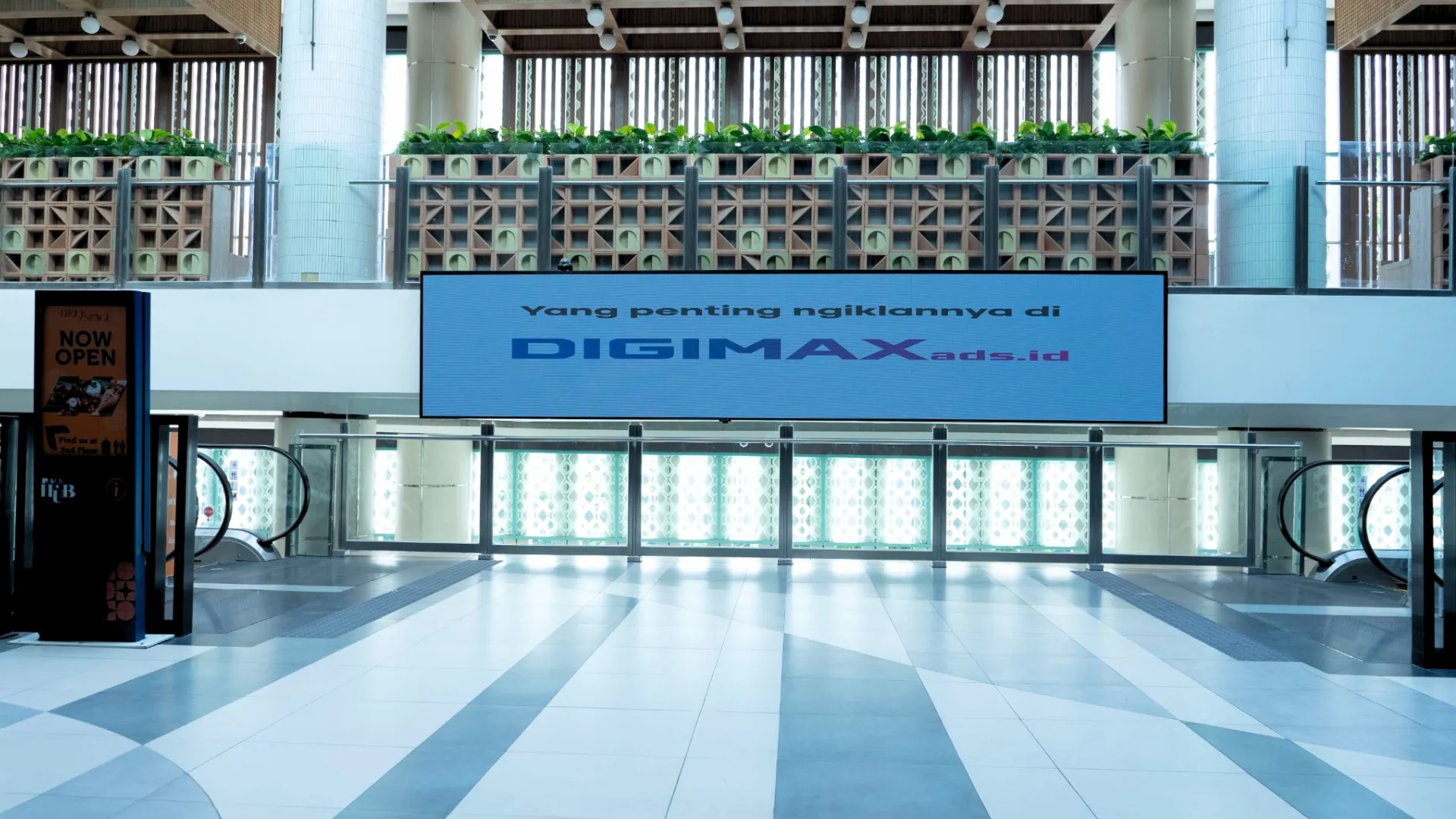 Travoy Hub Background